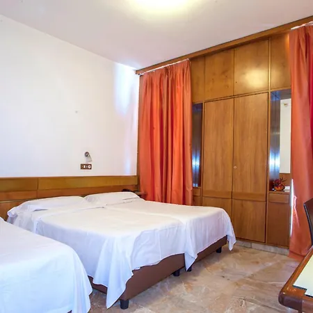 Canova Hotell