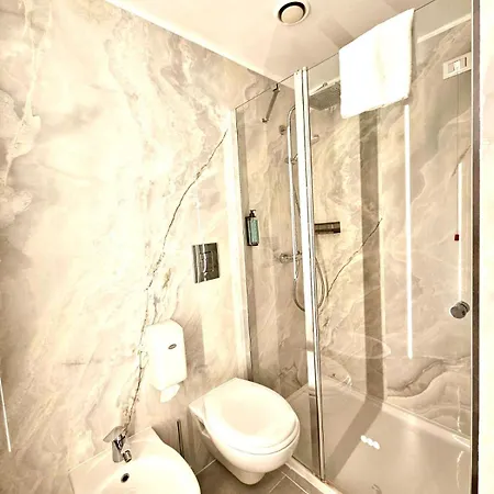 Canova 3* Milan