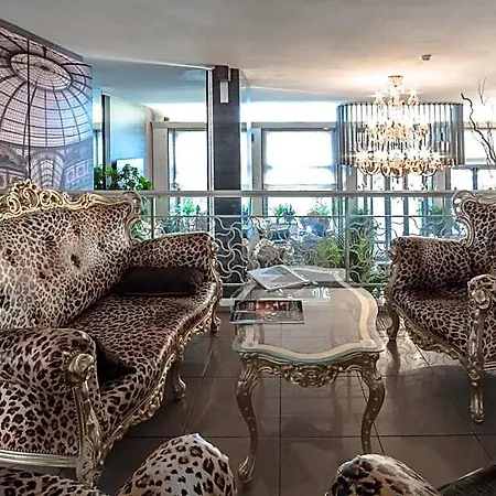 Canova Hotel 3*