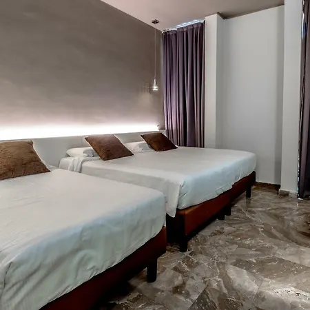 Canova Hotell 3*