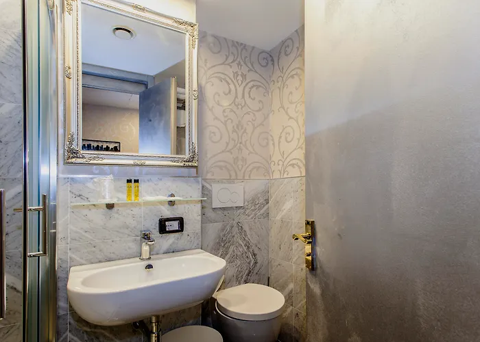 卡诺瓦酒店 米兰