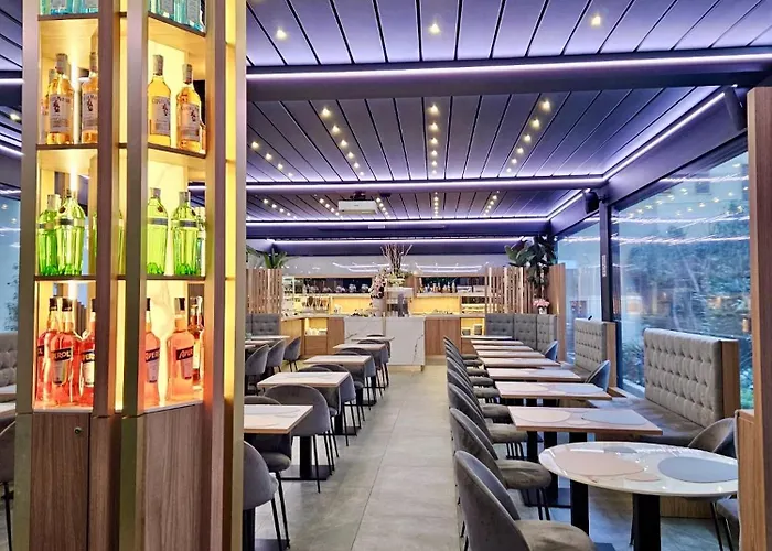 卡诺瓦酒店 酒店 3*