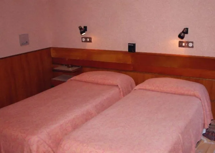 酒店 卡诺瓦酒店 3*