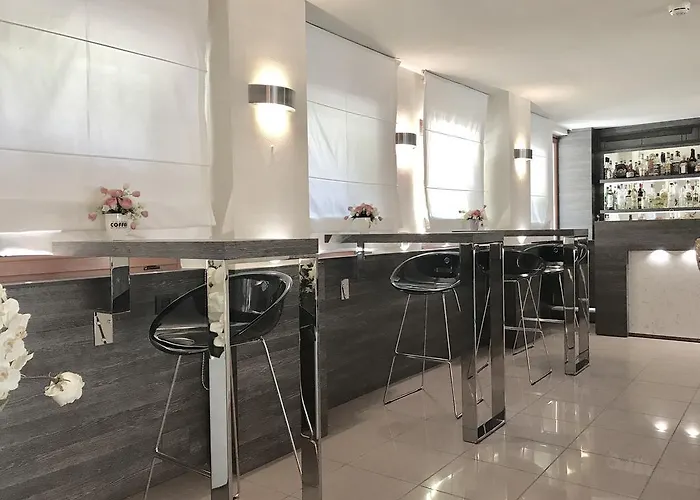 酒店 卡诺瓦酒店 3*