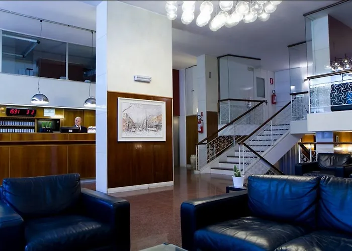 卡诺瓦酒店 3* 米兰