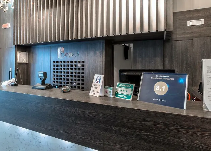 卡诺瓦酒店 酒店 3*