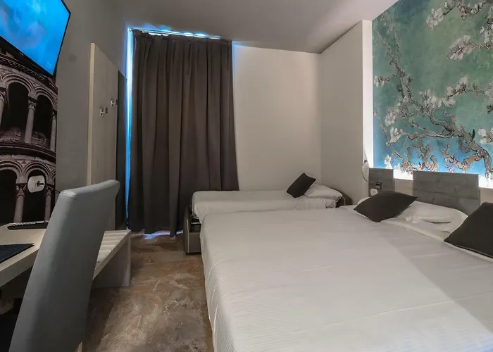 卡诺瓦酒店 酒店