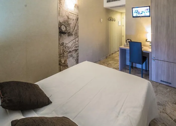 卡诺瓦酒店 米兰