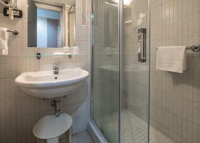 卡诺瓦酒店 酒店