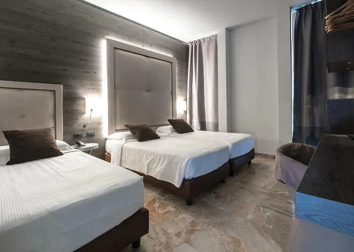 酒店 卡诺瓦酒店 3*