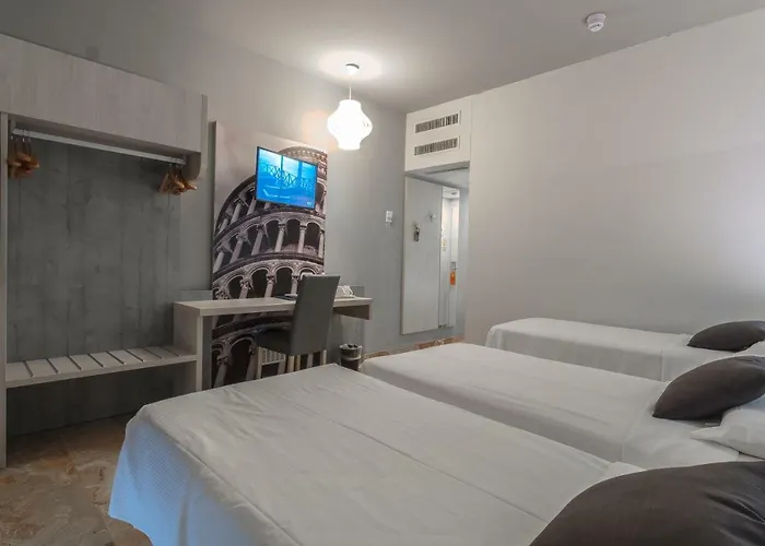 酒店 卡诺瓦酒店 3*