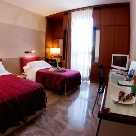 Canova 3* Milano