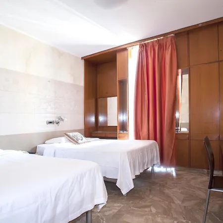 Otel Canova 3*