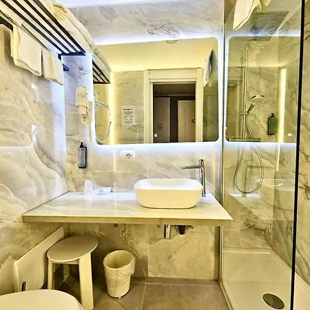 Canova Otel Milano