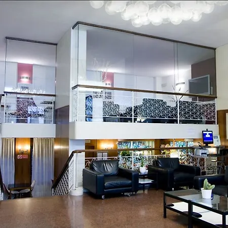 Otel Canova 3*
